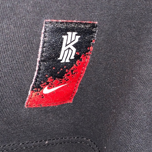 Men’s Nike Tee shirt black large Kyrie Irving - Picture 4 of 9
